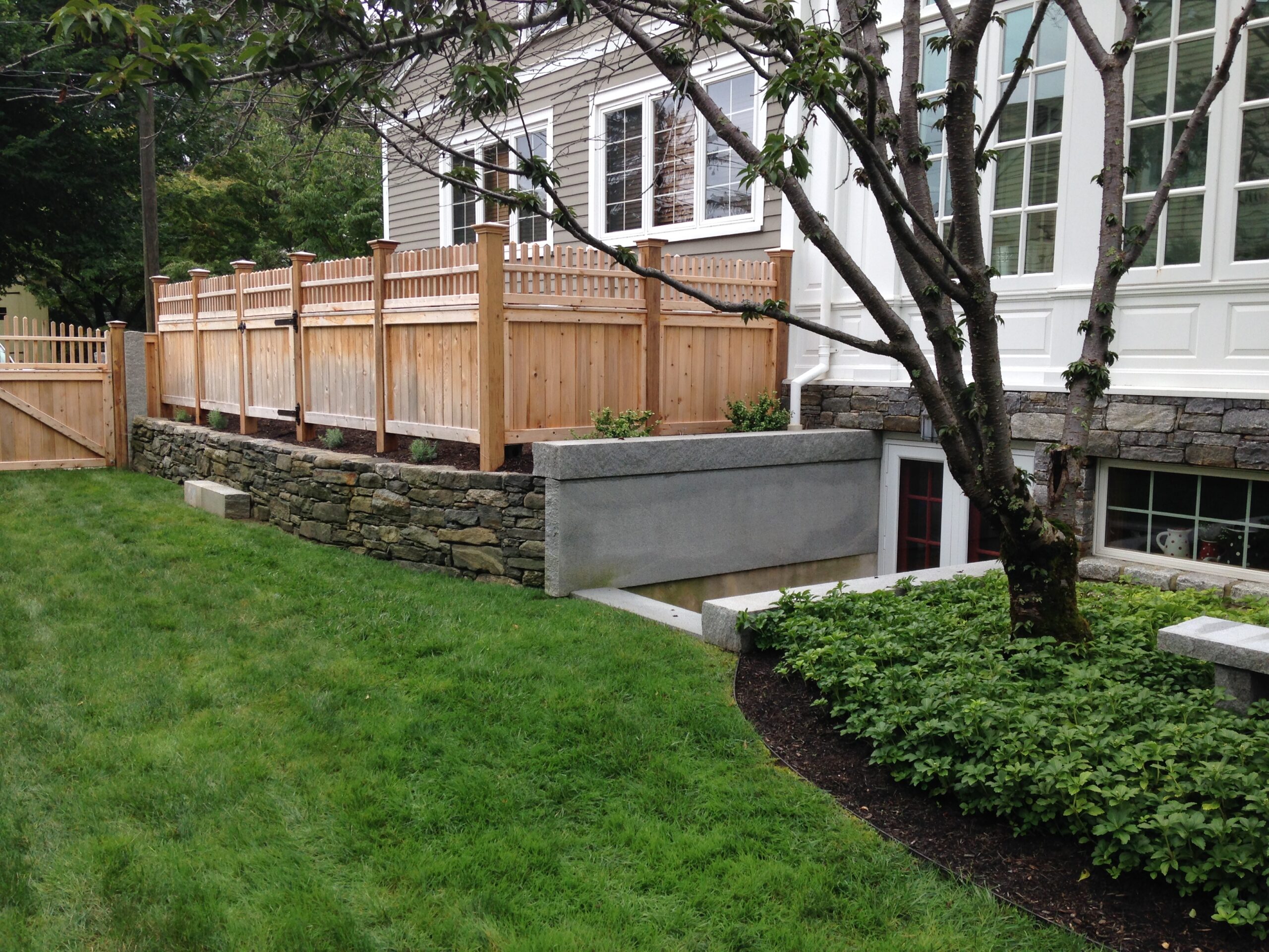 Custom Gate